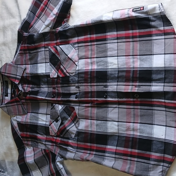 Airwalk Boy's Plaid Button-Down Shirt in Black, Gray & Red - Picture 5 of 5